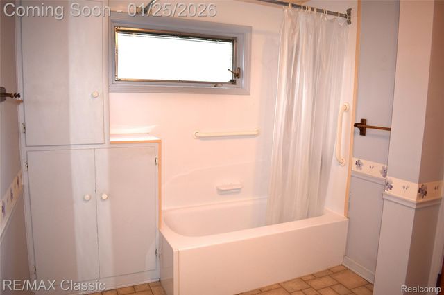 431 W Washington Street, Milford Village, MI 48381