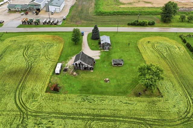 W6393 County Road A, Elkhorn, WI 53121