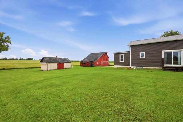 W6393 County Road A, Elkhorn, WI 53121
