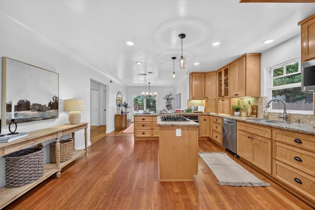 1031 9th Ave, Sacramento, CA 95818