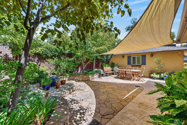 1031 9th Ave, Sacramento, CA 95818
