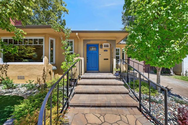 1031 9th Ave, Sacramento, CA 95818