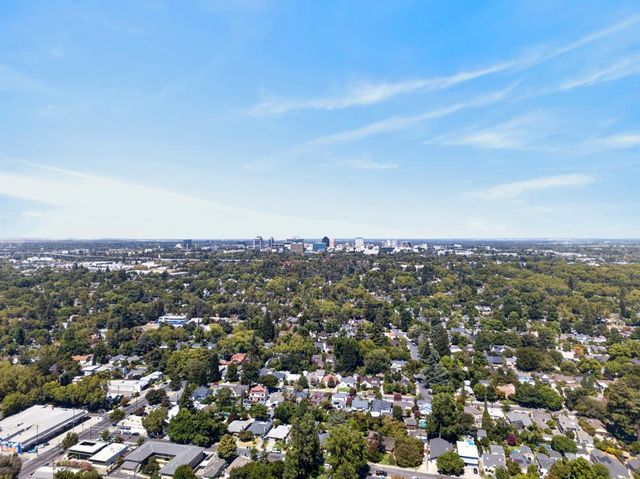 1031 9th Ave, Sacramento, CA 95818