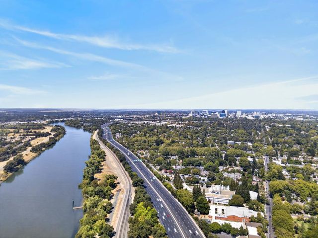 1031 9th Ave, Sacramento, CA 95818
