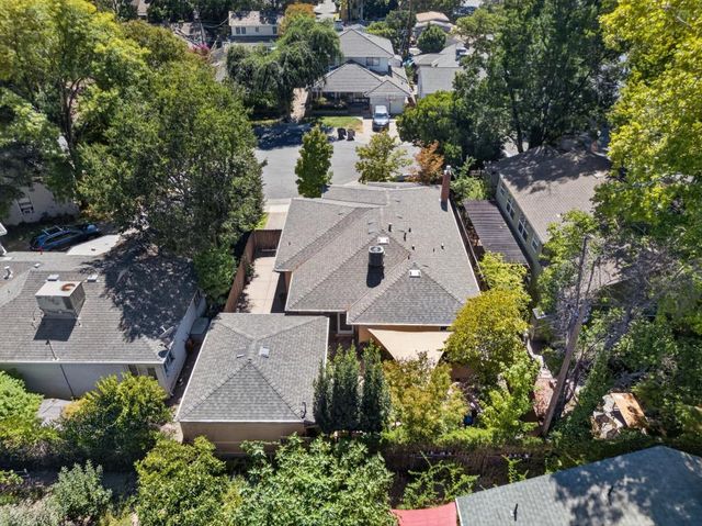1031 9th Ave, Sacramento, CA 95818