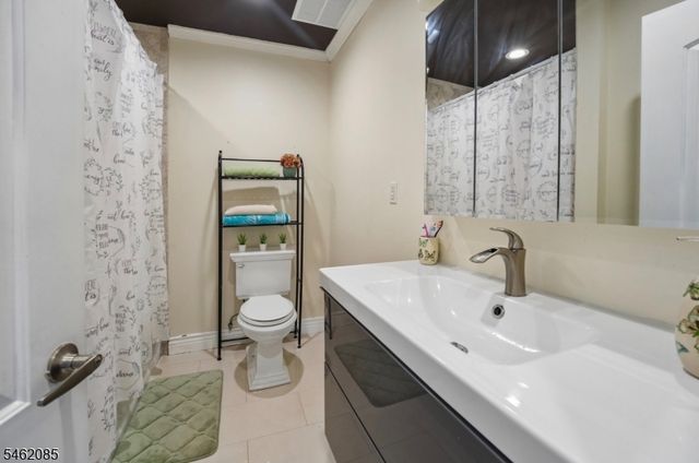 54 Henderson St, Paterson City, NJ 07501
