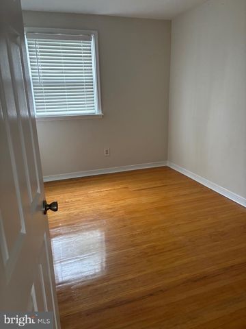 201 LOCKART TER, Philadelphia, PA 19116