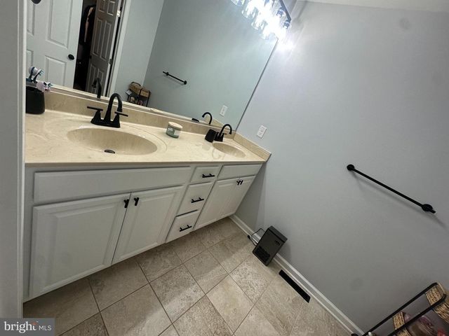 5 SEWARD RD, Ridgely, MD 21660