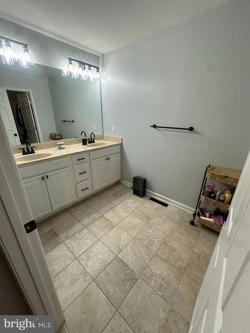 5 SEWARD RD, Ridgely, MD 21660