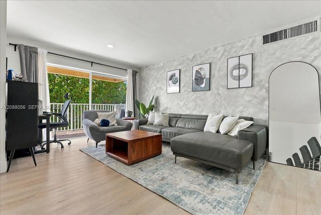 4310 NW 79th Avenue 2B, Doral, FL 33166