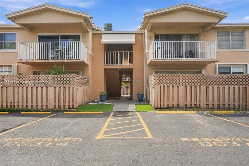 4310 NW 79th Avenue 2B, Doral, FL 33166
