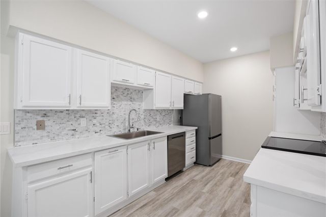 2668 Bering Drive 2668, Houston, TX 77057