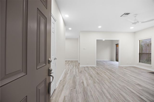 2668 Bering Drive 2668, Houston, TX 77057