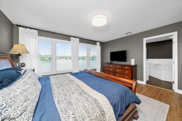 41 E Shore Rd, Denville Twp., NJ 07834