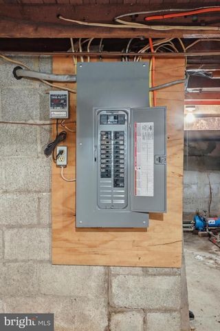 5566 BLUE HILL RD, Glenville, PA 17329