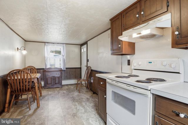 5566 BLUE HILL RD, Glenville, PA 17329