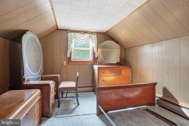 5566 BLUE HILL RD, Glenville, PA 17329