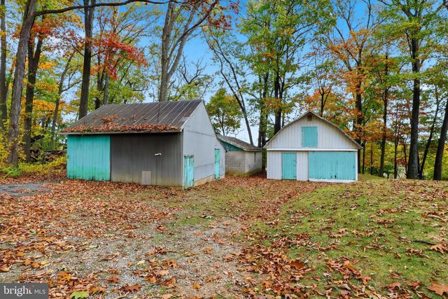 5566 BLUE HILL RD, Glenville, PA 17329