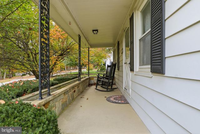 5566 BLUE HILL RD, Glenville, PA 17329