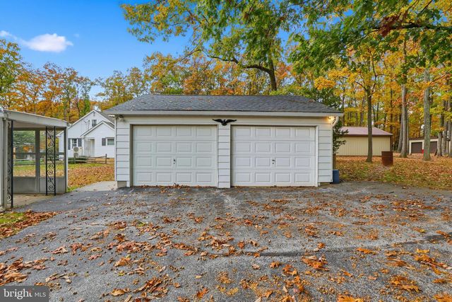 5566 BLUE HILL RD, Glenville, PA 17329