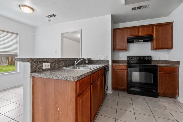 600 Noble Grove Lane, Fort Worth, TX 76140