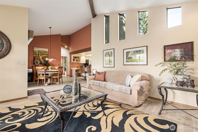 22505 241st Avenue SE, Maple Valley, WA 98038