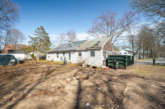 5 Murphy Ave B, Newburyport, MA 01950