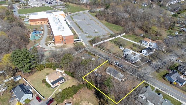 5 Murphy Ave B, Newburyport, MA 01950