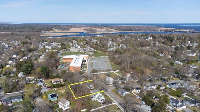 5 Murphy Ave B, Newburyport, MA 01950