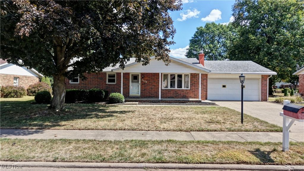 1149 Jefferson Street SE, New Philadelphia, OH 44663