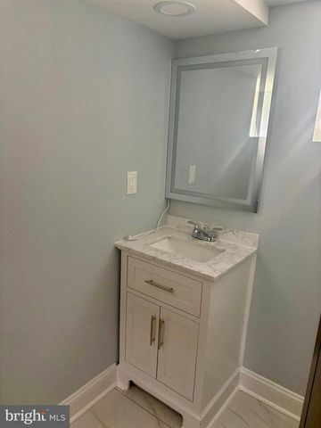 164 ELMIRA ST SW, Washington, DC 20032