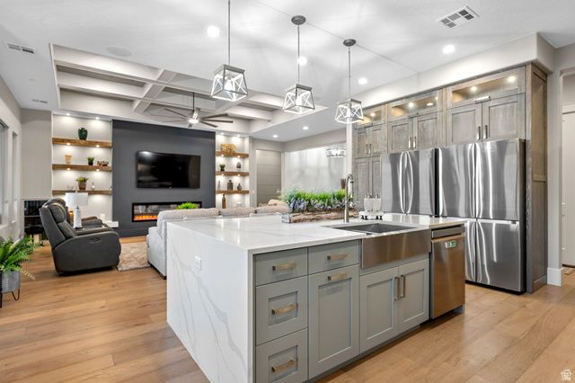 470 E ENTRADA DR, Virgin, UT 84779