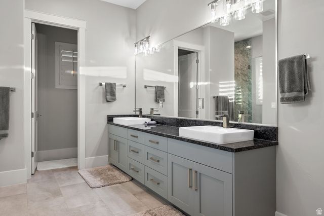 470 E ENTRADA DR, Virgin, UT 84779