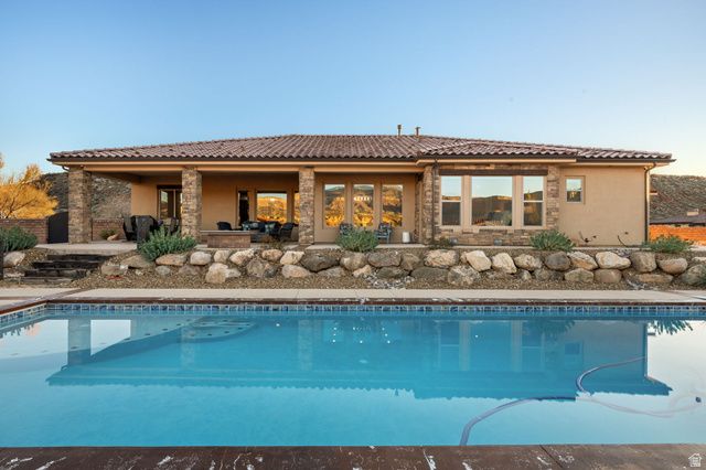 470 E ENTRADA DR, Virgin, UT 84779