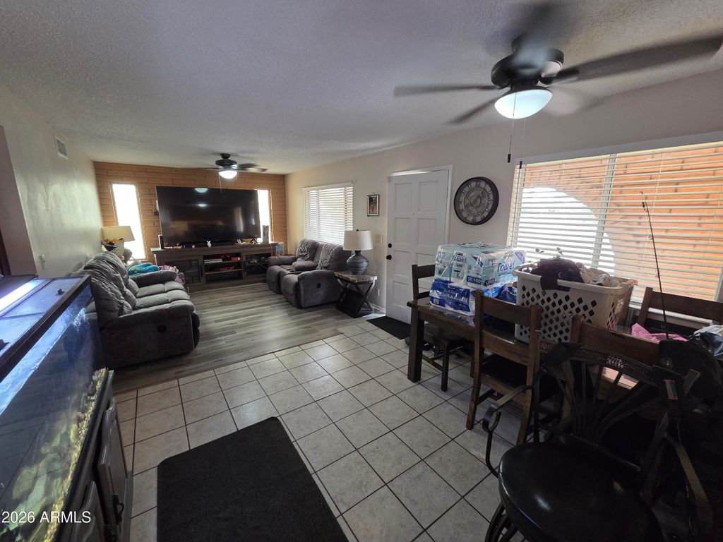 Image 31 of property listing at 1121 N WEDGEWOOD Circle, Mesa, AZ 85203
