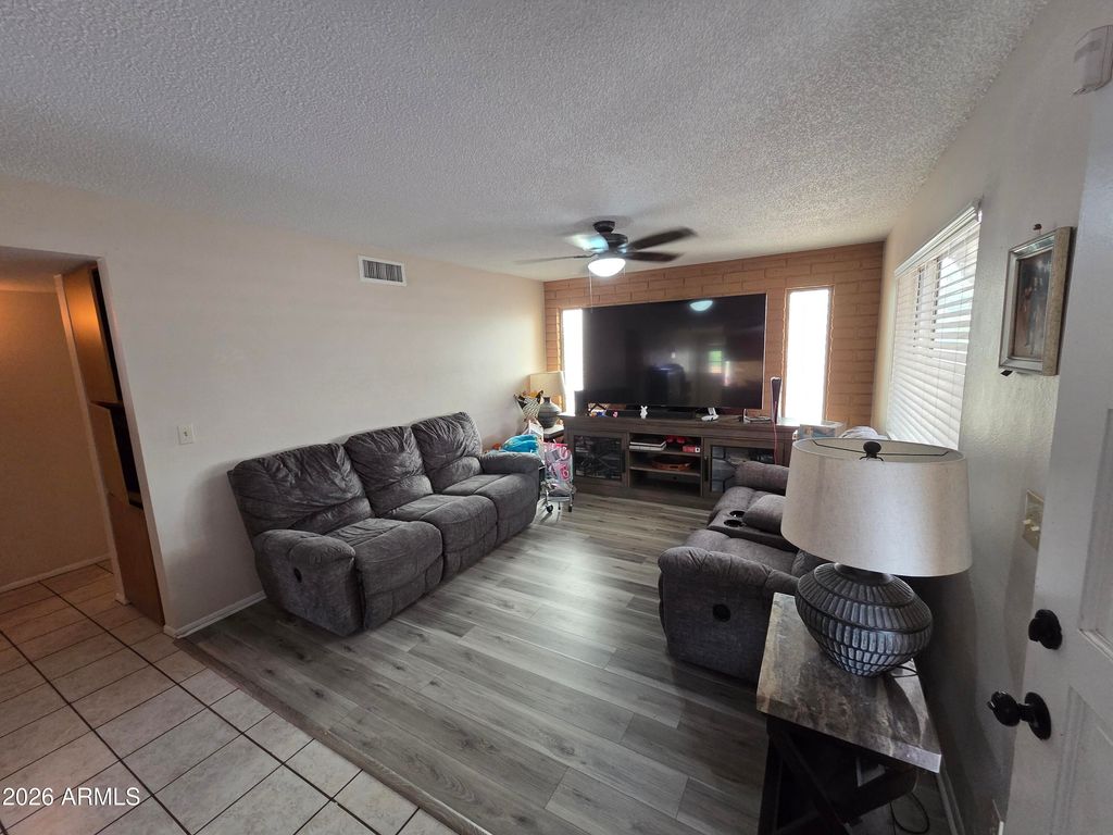 Image 32 of property listing at 1121 N WEDGEWOOD Circle, Mesa, AZ 85203