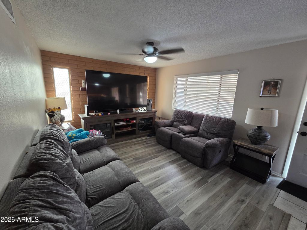 Image 34 of property listing at 1121 N WEDGEWOOD Circle, Mesa, AZ 85203