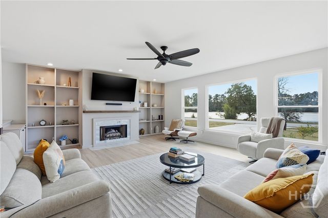 223 Lakeshore Drive, Savannah, GA 31419