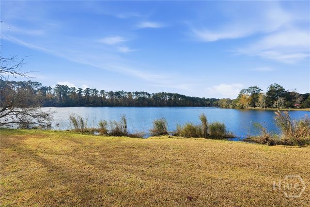 223 Lakeshore Drive, Savannah, GA 31419