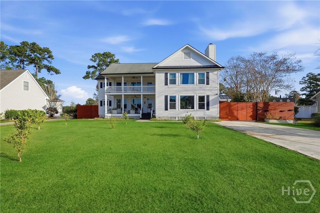 223 Lakeshore Drive, Savannah, GA 31419