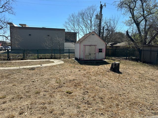 114 W Vestal Pl, San Antonio, TX 78221