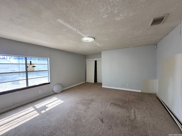 114 W Vestal Pl, San Antonio, TX 78221