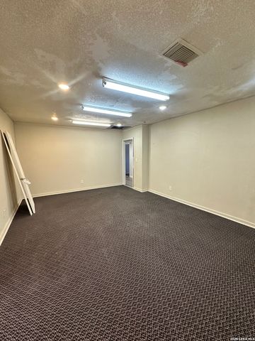 114 W Vestal Pl, San Antonio, TX 78221