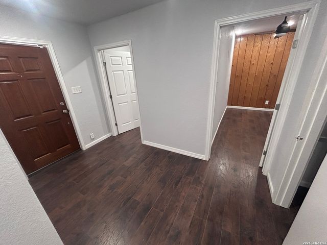 114 W Vestal Pl, San Antonio, TX 78221