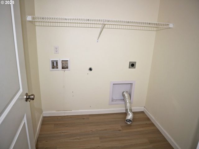 1421 W 15TH Ave, La Center, WA 98629