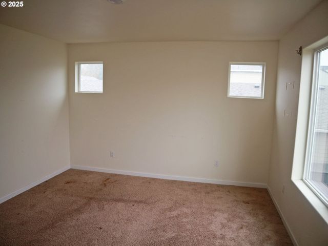 1421 W 15TH Ave, La Center, WA 98629