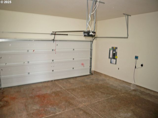 1421 W 15TH Ave, La Center, WA 98629