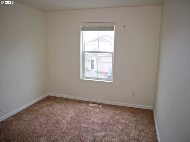 1421 W 15TH Ave, La Center, WA 98629