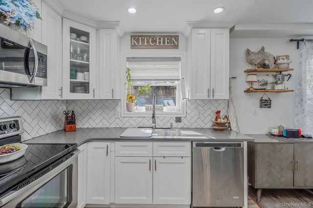 20 Middle Island Road, Middle Island, NY 11953