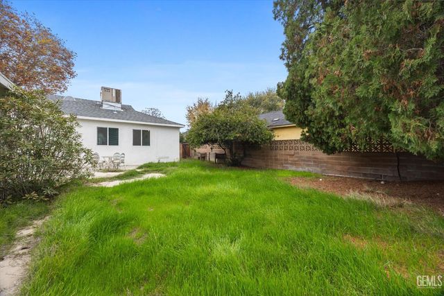 2617 Cedar Street, Bakersfield, CA 93301